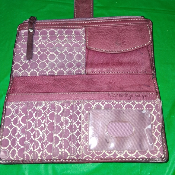 Fossil Maroon and Cream Patterned Wallet - Picture 4 of 8